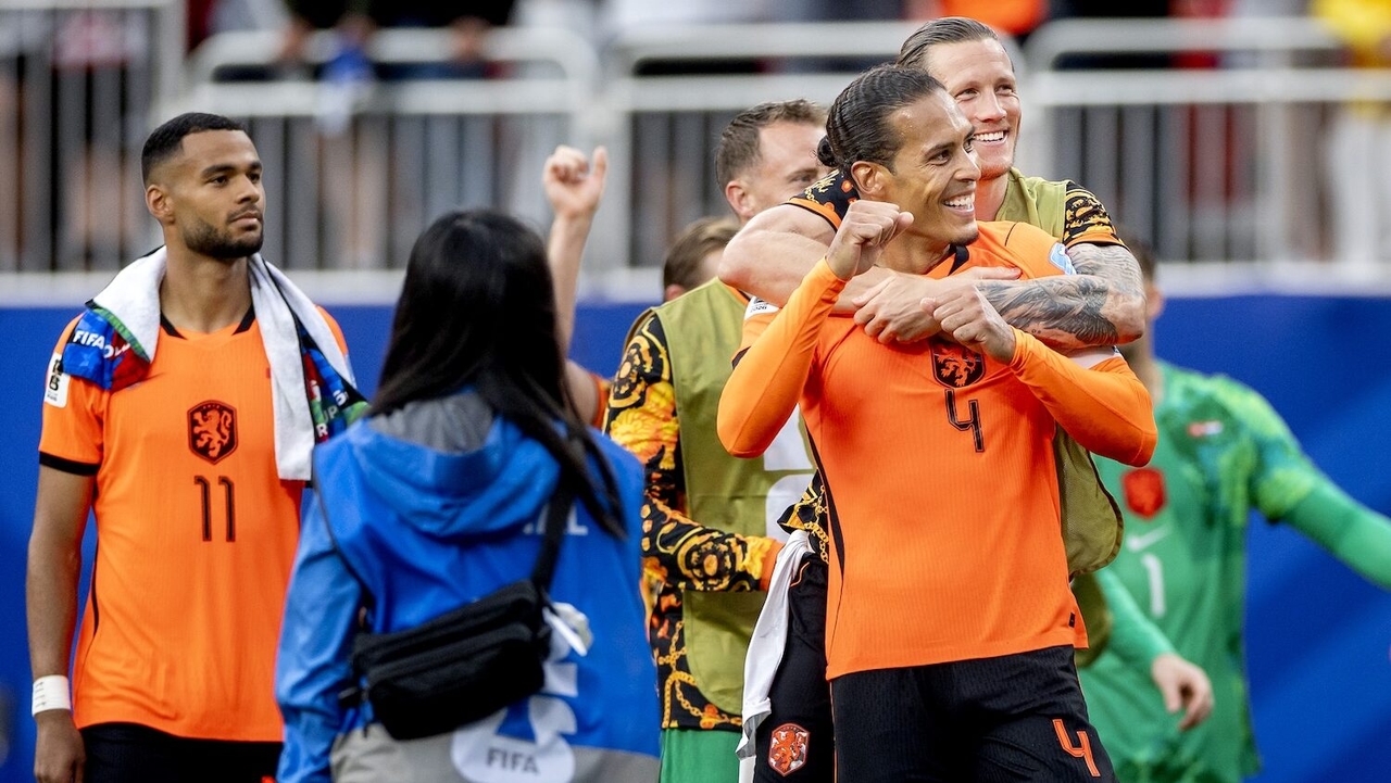 Oranje through to World Cup knock out with 3-1 win over Tunisia
