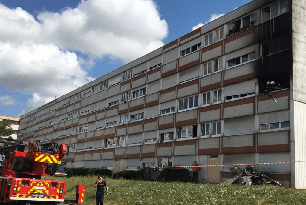 Metz-Borny (57): Afgańczyk zabija swoją kosowską partnerkę, która była w ciąży z jego dzieckiem, podpalając ich mieszkanie... 25 lat więzienia. „Rzekł o jej zachodnim stylu ubioru” i „pozbył się jej po uzyskaniu syna i pozwolenia na pobyt”.