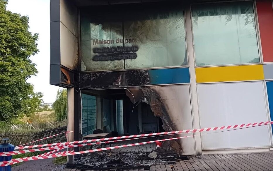 Bobigny (93): o conselho departamental do Partido Socialista dá nome a um edifício público em homenagem a um terrorista da FLN (Atualização: o edifício foi incendiado)