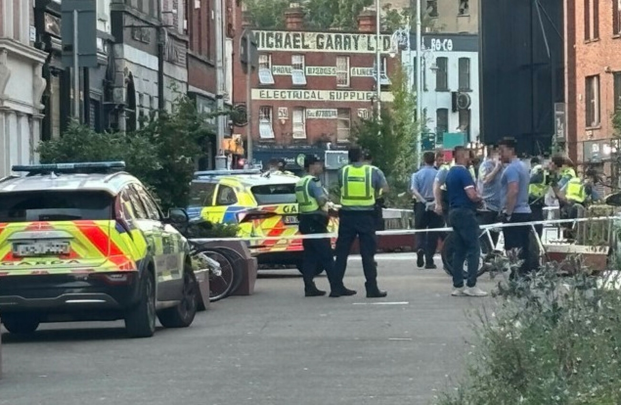 "Allah Akbar": In Dublin (Ireland), a police officer attacked with a knife in the street; the assailant under investigation is Abdullah Khan, 23, living in the capital