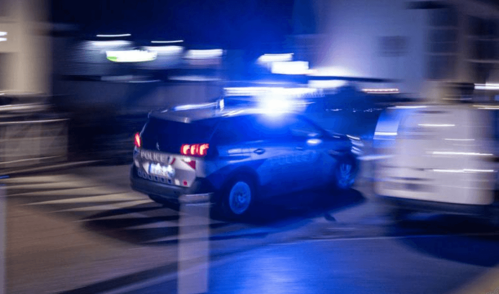 Bièvres (91): um jovem de 17 anos morto pela polícia após se recusar a obedecer. Ele estava, com outro indivíduo, em uma van suspeita que se recusou a parar.