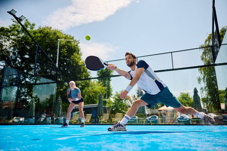 Padel expert Lucas Krämer: Rackets, balls, action! Your ultimate guide to getting started in padel