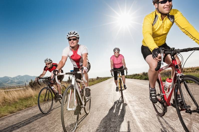 Dangerous sun: How to protect your skin and performance while cycling