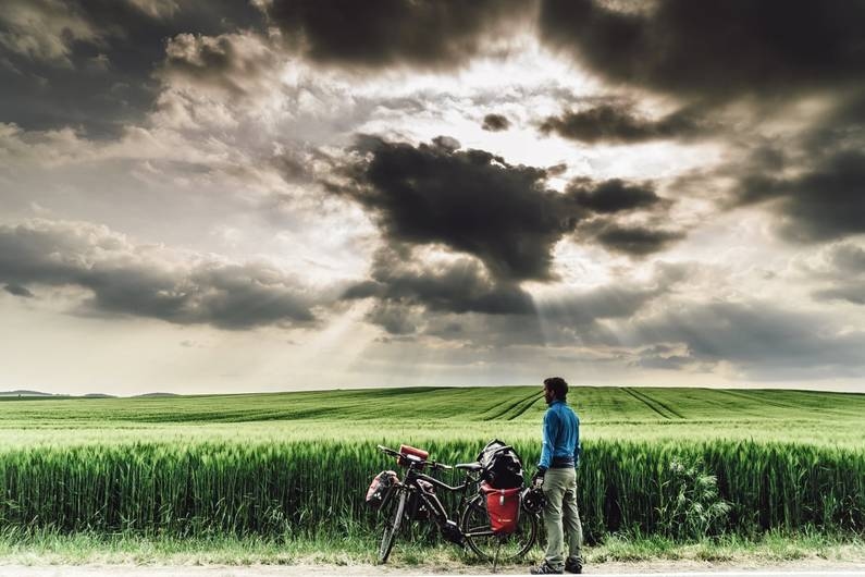 Maximilian Semsch: Wild, warm, varied: Adventurer rode through Germany on an e-bike