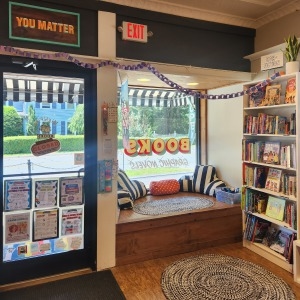 Un pasaporte al gran premio: Siete librerías independientes participan en la inauguración del Pioneer Valley Bookstore Crawl
