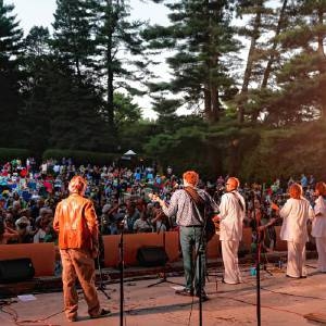 Unis en chanson : le festival Transformance rend hommage aux immigrants lors de son 35e événement annuel