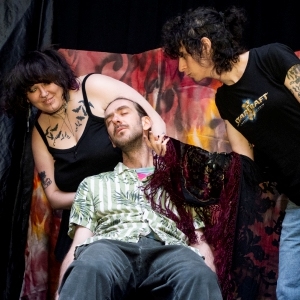 O Holy Smokes Theatre chega ao Vale: uma companhia de teatro recém-transferida apresentará uma 'comédia de terror erótica' queer no CitySpace de Easthampton neste fim de semana