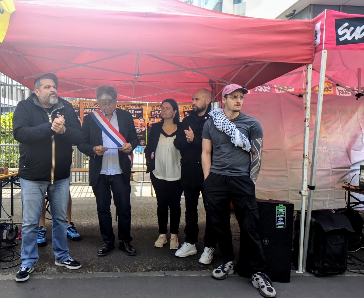 «La dirección de Correos quiere amordazar a los sindicatos»: cinco trabajadores postales de Sud PTT ante la justicia por actos relacionados con una huelga de 2014.