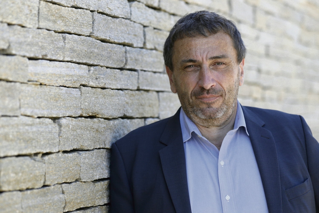 Mortalidad infantil: "Veamos sobre el terreno si cerrar las maternidades sigue siendo la decisión correcta", propone el diputado Paul-André Colombani.