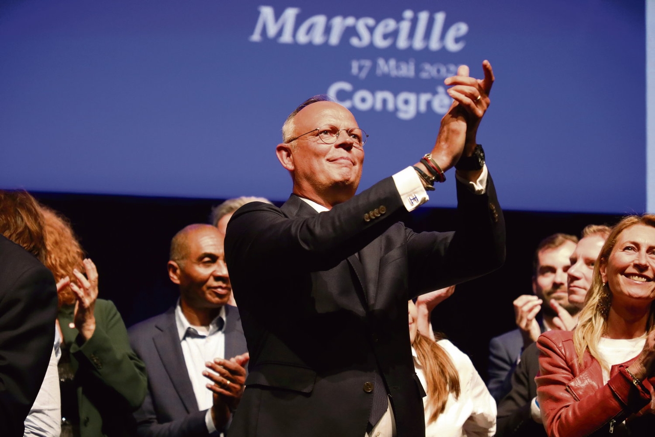 In un incontro a Marsiglia, Édouard Philippe si pone come alternativa... a destra