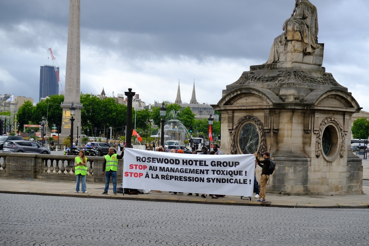 “Estão tentando me intimidar”: em frente ao Crillon, funcionários se mobilizam contra a demissão de um pilar da CGT