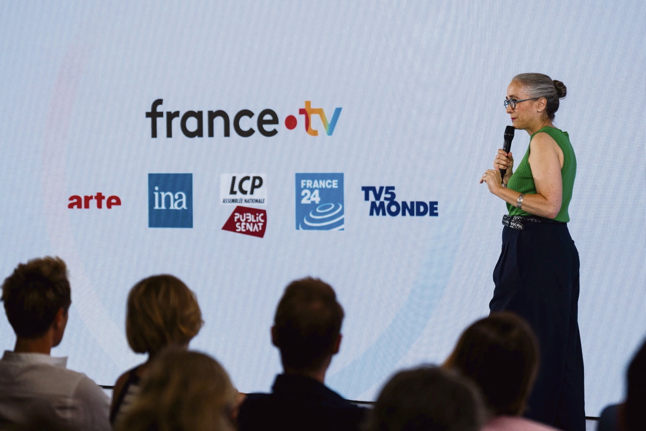 France Télé: Delphine Ernotte critica a CNews, pero acepta el giro reaccionario del informativo de las 20h de France 2