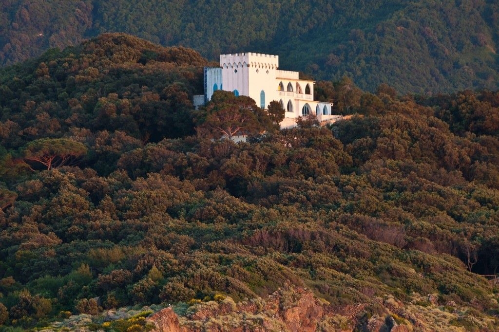 İncelemeler, “Bellissima”: Visconti'nin Ischia'daki villasında tiyatro, sinema ve edebiyat arasında