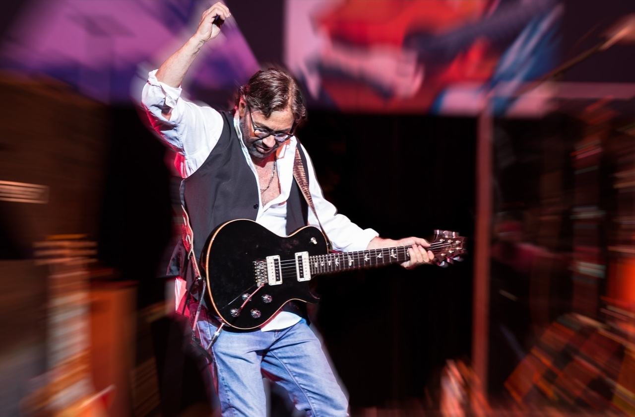 Al Di Meola en concert sur le Vésuve pour la XXX édition de Pomigliano Jazz
