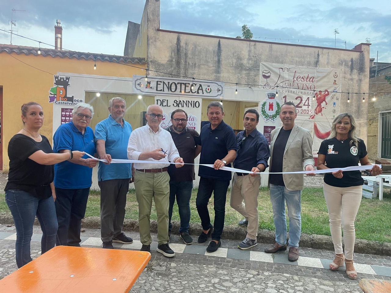 Castelvenere Weinfest: Die Keller sind geöffnet. Morgen findet die Verleihung des Radici-Preises statt.