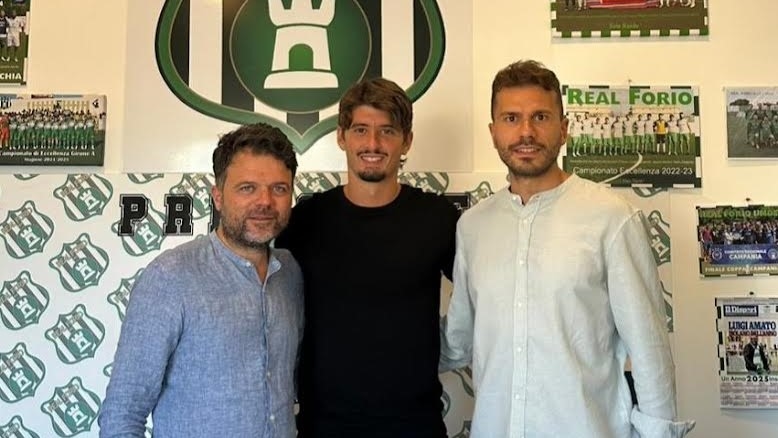 Simone D'Alessandro keert terug in het groen-witte shirt: een spannende comeback voor Real Forio.