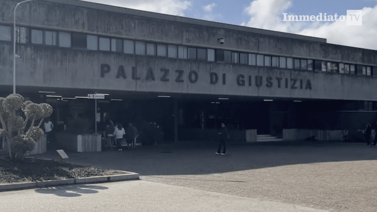 Sit-in dei lavoratori della Giustizia a Foggia: “Stabilizzazione subito, no alla dispersione di competenze”