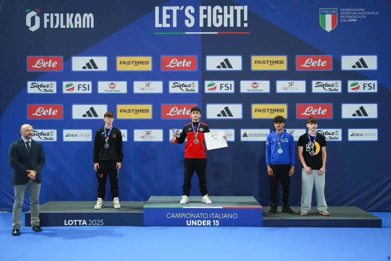 Volta Lisesi'nde bir güreş sınıfı. Çok genç Foggians Mario Miccoli ve Alessandro Tridentino Avrupa Serbest Güreş Şampiyonası'na uçuyor