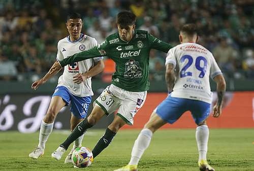 Cruz Azul prend l'avantage lors du match aller des quarts de finale ; battre León 3-2
