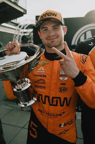 O mexicano O'Ward comemora seu segundo pódio na IndyCar