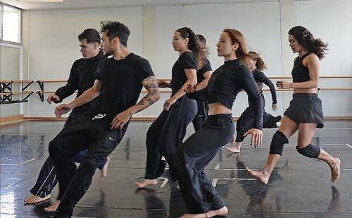 Ceprodac prezentuje choreografię, która ma na celu poetycką interpretację straty i pustki