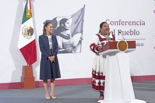 Sheinbaum podkreślił znaczenie wpisania Szlaku Wixárika na listę UNESCO.