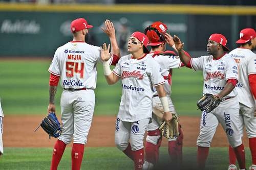 Os Diabos Vermelhos venceram o Oaxaca duas vezes.