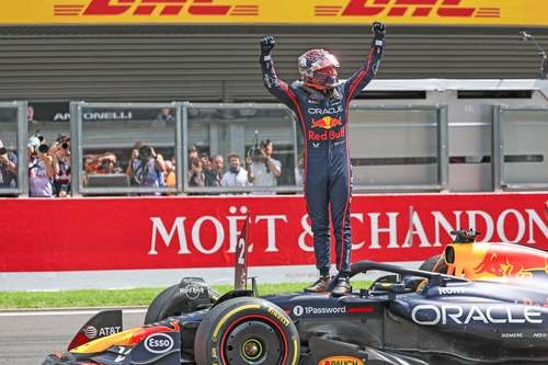 Verstappen podyuma geri döndü; Belçika GP'sinde sprinti kazandı