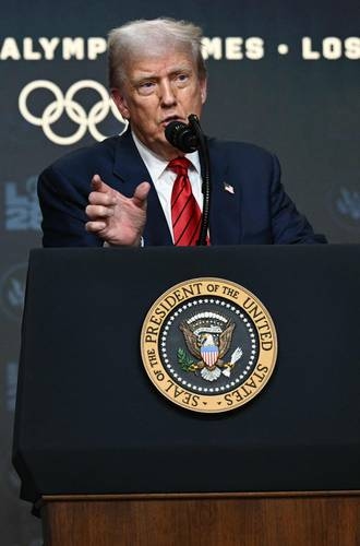 Trump signs order to ensure a "safe and successful" 2028 Olympics