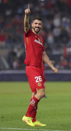 Toluca comes back and paints Yankee Stadium red