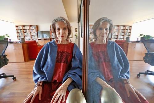 Verónica Ortiz Lawrence finds in words a way to rebuild herself.
