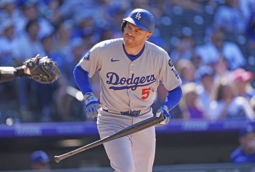 Dodgers schlagen Rockies 9-5; Freeman holt Sieg