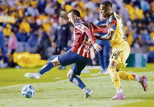 Chivas versetzt América den ersten Rückschlag und gewinnt den Klassiker