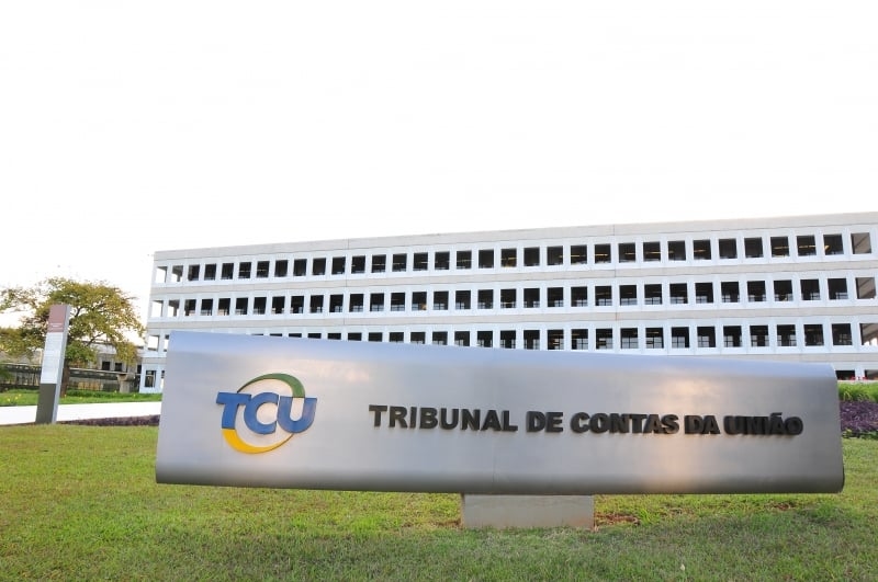 Investigación señala que el Gobierno oculta documentos de transparencia sobre obras, transferencias y modificaciones