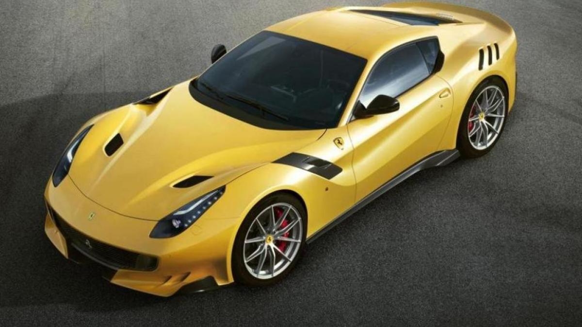 La Ferrari F12 d'Aldama, évaluée à 300 000 euros, est vendue aux enchères par le gouvernement au prix d'une Dacia Jogger.