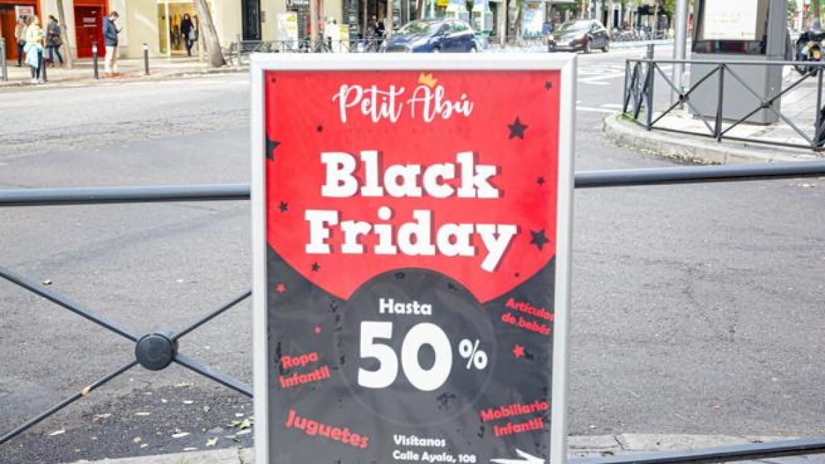 La Commissione per gli Affari dei Consumatori sanziona sette aziende per "falsi sconti" durante il Black Friday.