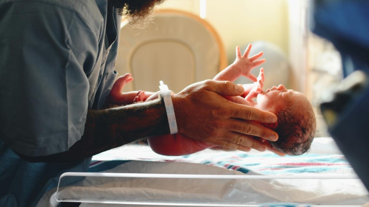 Keys to caring for a premature baby, in the hospital and at home