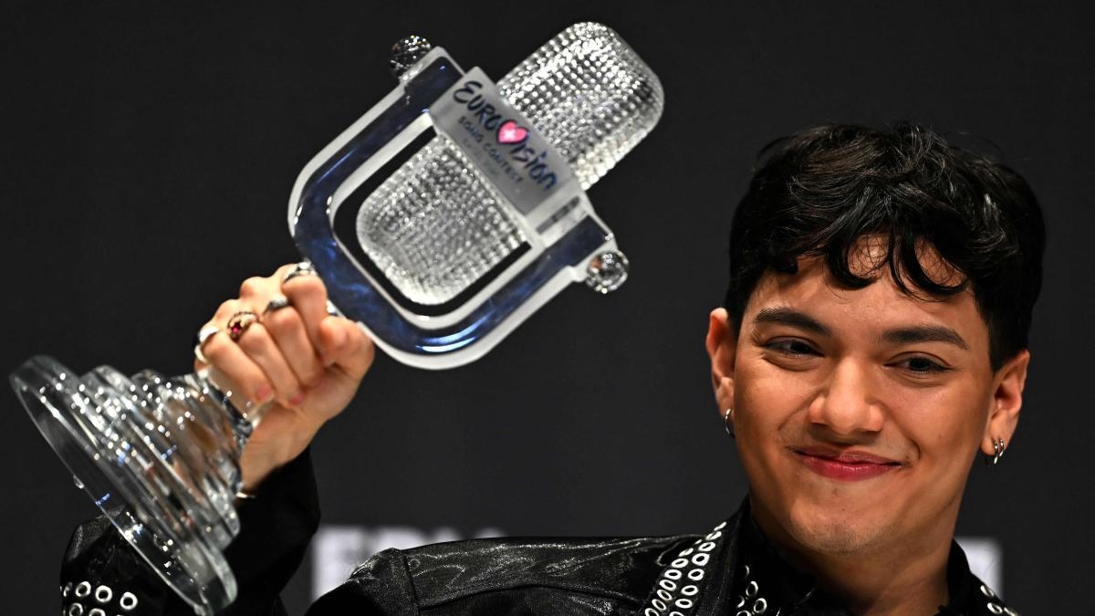 Oostenrijk verwelkomt de Olympische kampioenen met gejuich, knuffels en rozen na hun overwinning op het Eurovisiesongfestival.
