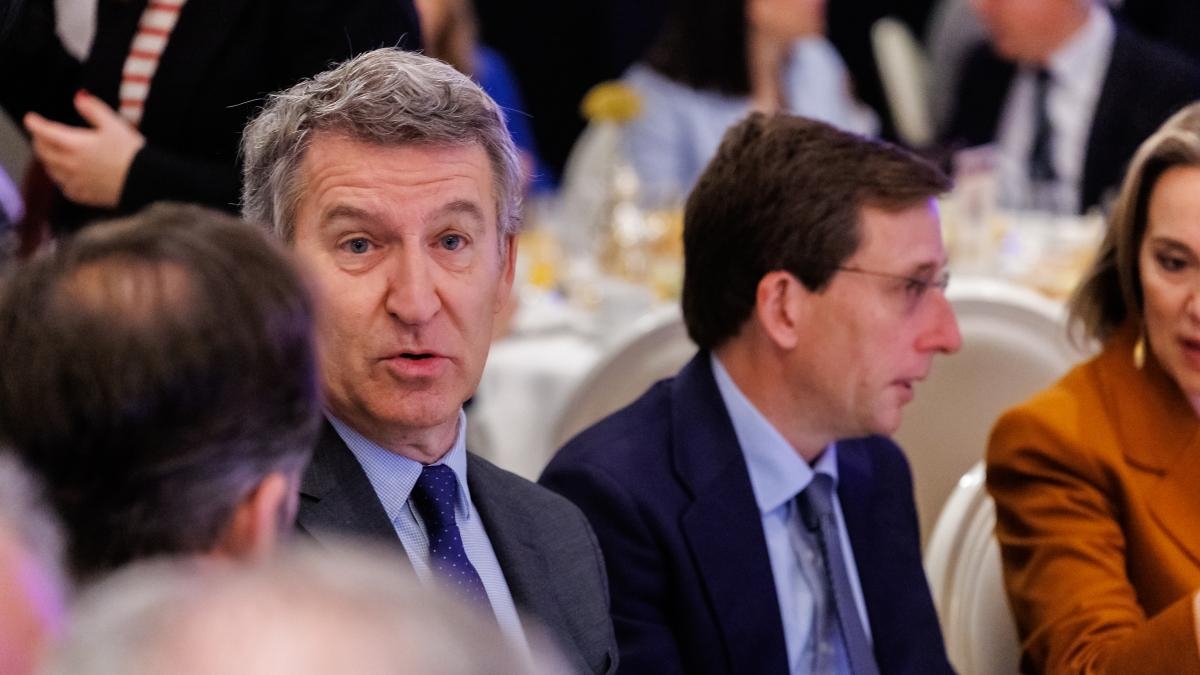 Feijóo's gematigde aanpak zet de PP aan het begin van het congres flink op scherp.