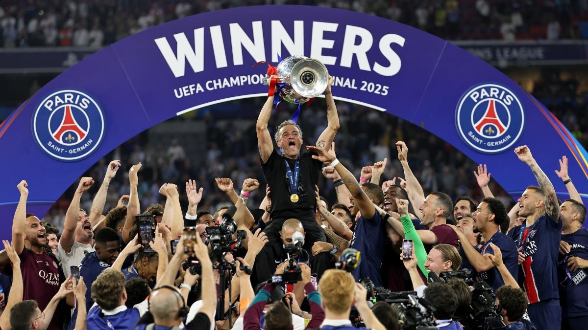A troubled and unsettled PSG wants to stay on the wave and forget about a distant nightmare.