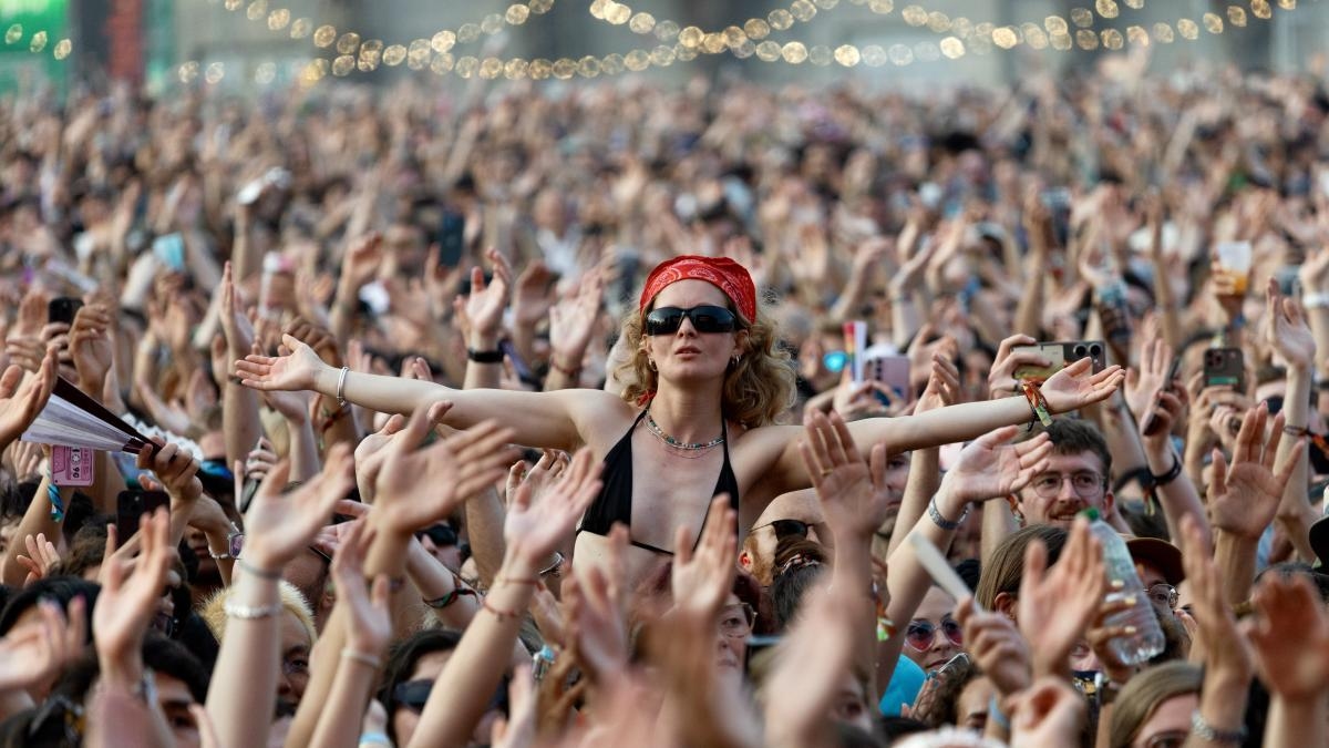 Sabrina Carpenter porta canzoni e intrattenimento al Primavera Sound