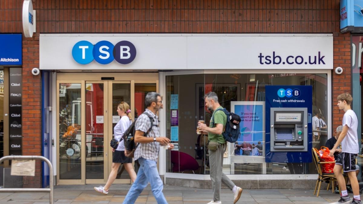 Sabadell chiude la prima fase della vendita di TSB in attesa della decisione di BBVA