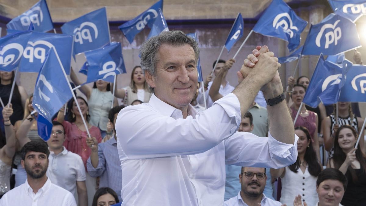 De PP wil Feijóo's leiderschap in een stille bijeenkomst nieuw leven inblazen.