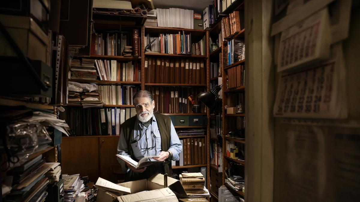 A biblioteca de Eloy Hernández: o papel da escrita