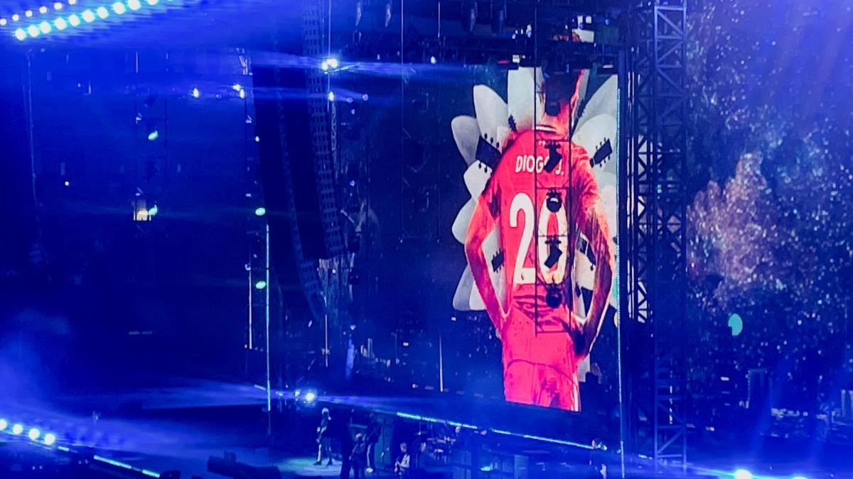 Oasis homenajea a Diogo Jota en su concierto de regreso en Cardiff