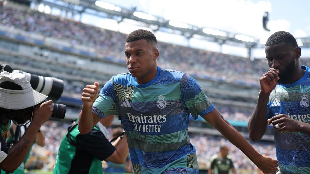 Francia investiga unas donaciones de Mbappé a cinco policías franceses
