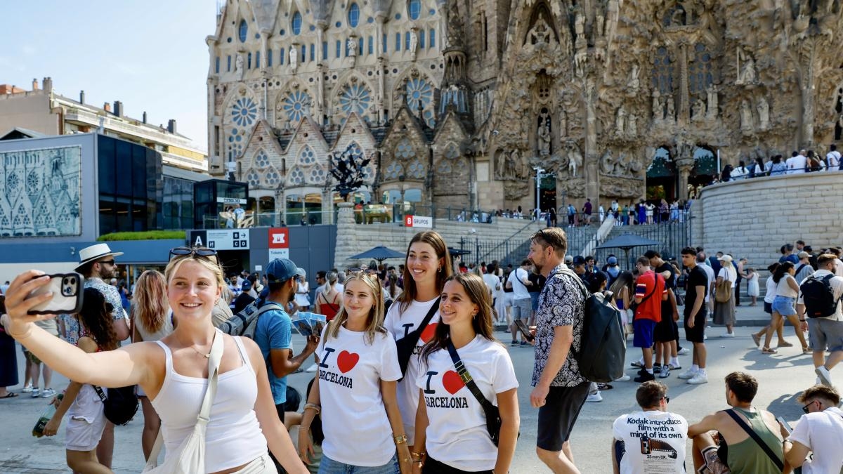 I turisti del lusso aumentano la spesa a Madrid, ma la stagnano in Catalogna.