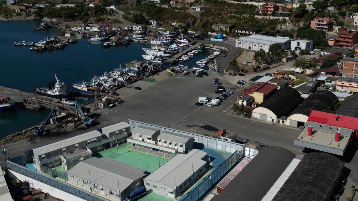 Espanha cada vez mais sozinha contra centros de retorno de imigrantes