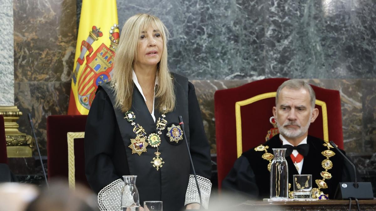 Political tensions erupt at the event kicking off the judicial process Isabel Perelló Álvaro García Ortiz