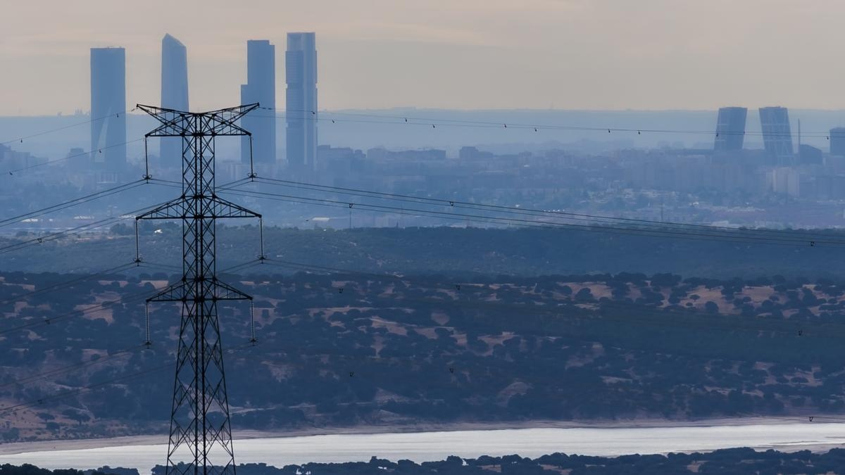 El informe europeo señala fallos en el control de tensión como causa del apagón